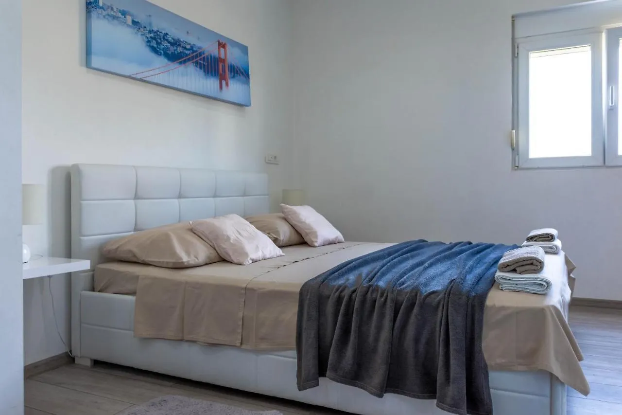 Apartments By The Sea Kastel Stafilic, Kastela - 21087
